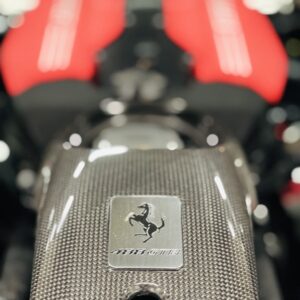 フェラーリのエンジンルーム